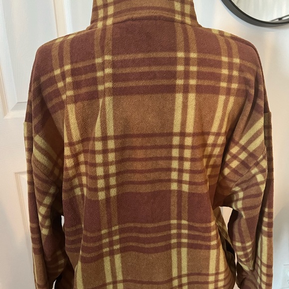 Almost new polar sweater with zip. - Picture 2 of 3